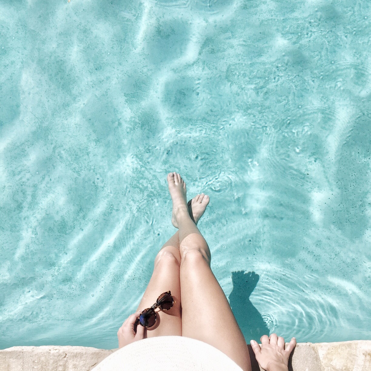 pool-legs pool-legs